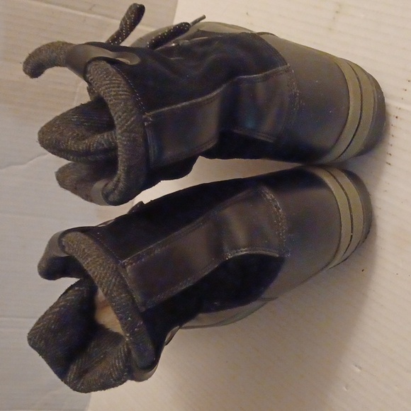 4/$60 Black Leather Lace-Up Boots - Size 10M - Picture 4 of 10